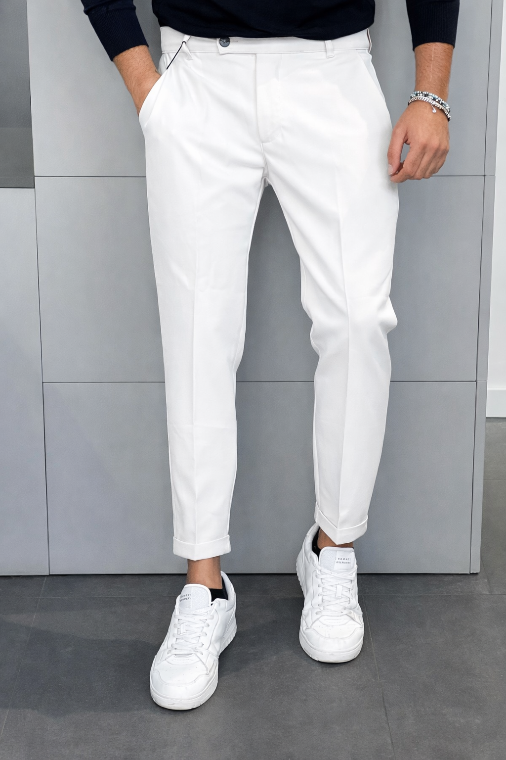 PANTALONE SARTORIALE CON TASCHE DIETRO