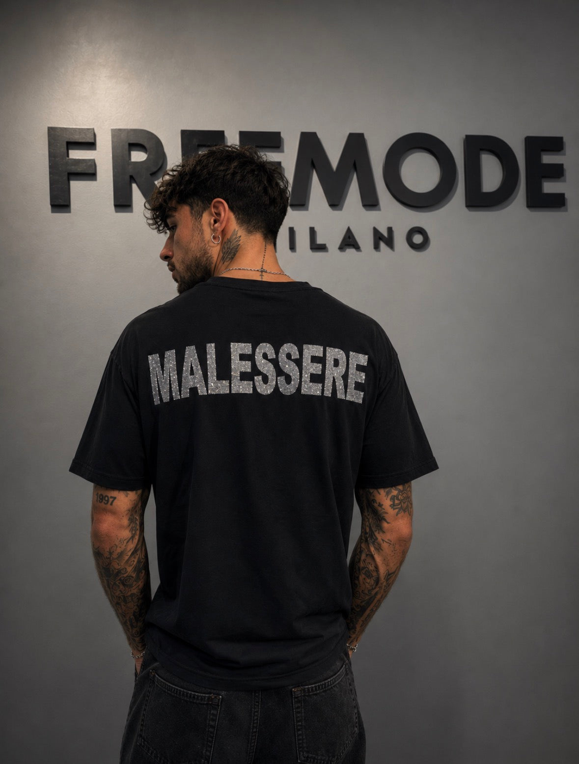 T-SHIRT MALESSERE GLITTERATA